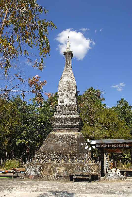 小乘佛教：他曲芒 फोन舍利塔，老挝甘蒙省图片素材