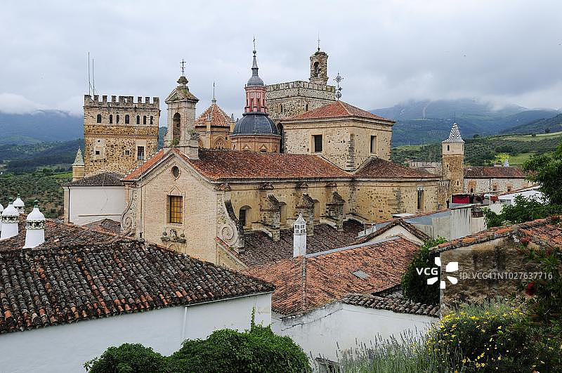 瓜达卢佩圣玛利亚皇家修道院，联合国教科文组织世界遗产，西班牙埃斯特雷马杜拉图片素材