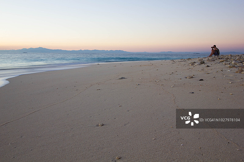 在斐济海滩漫步者岛上拍照图片素材