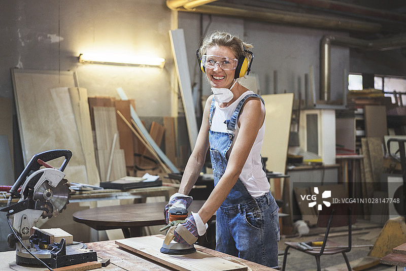 女木匠图片素材