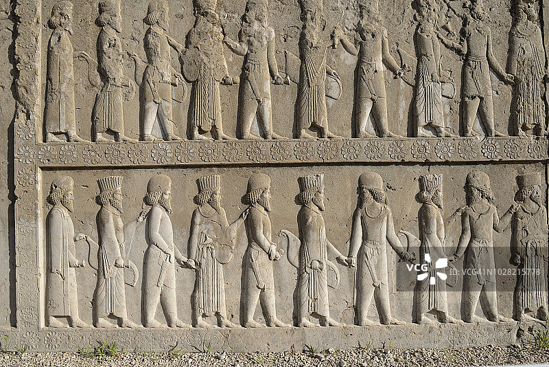 伊朗，波斯波利斯，接待大厅“阿帕达纳”，显要人物的浮雕图片素材