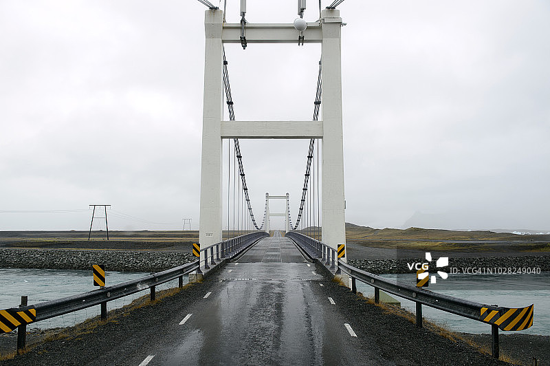 冰岛东部杰古沙龙冰川泻湖桥图片素材