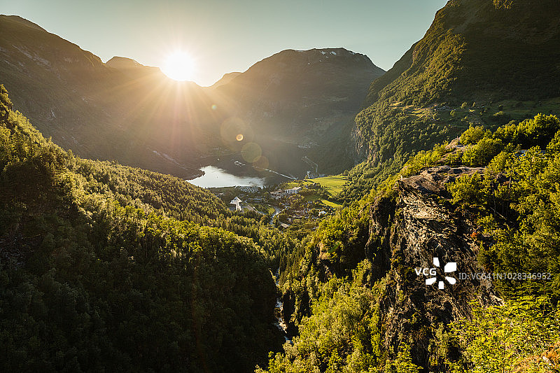 挪威盖朗厄尔峡湾山谷图片素材