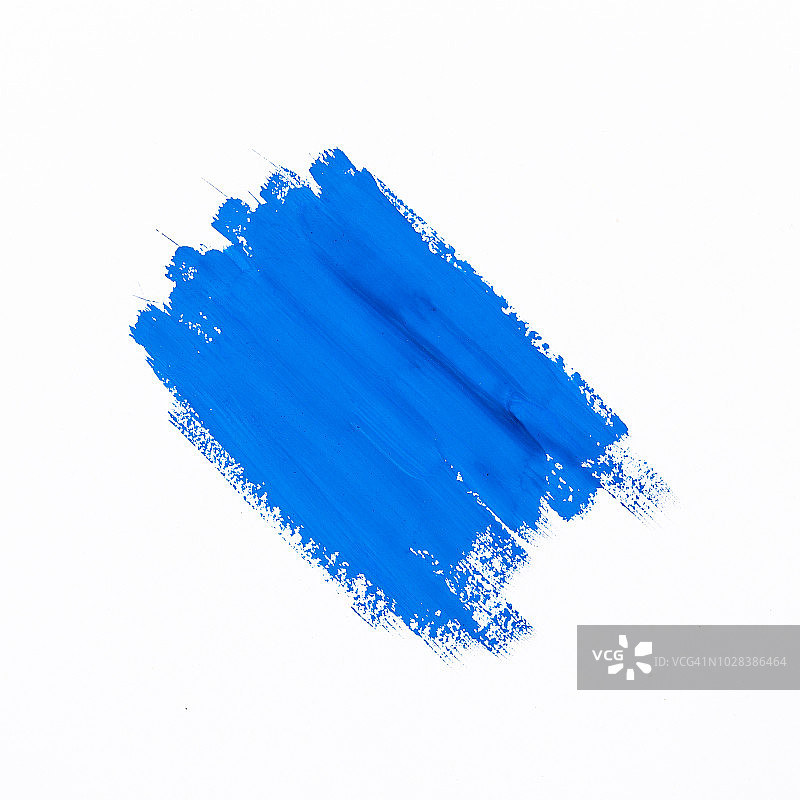 白色背景上孤立的蓝色水彩笔触图片素材