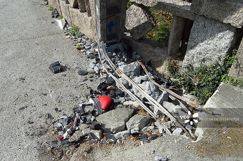 汽车撞到灯柱 - 交通事故图片素材