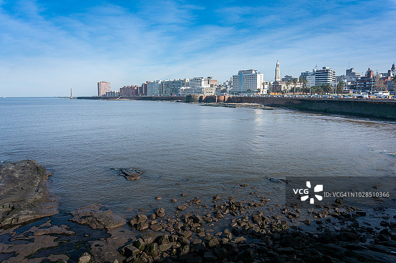 乌拉圭蒙得维的亚海岸线、市中心区和老城区景色图片素材