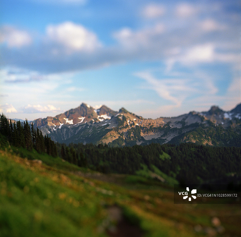 从天堂看到的塔图什山脉图片素材