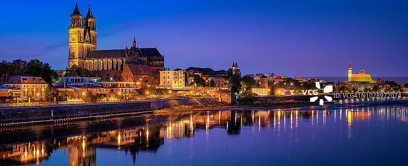 马格德堡天际线倒影图片素材