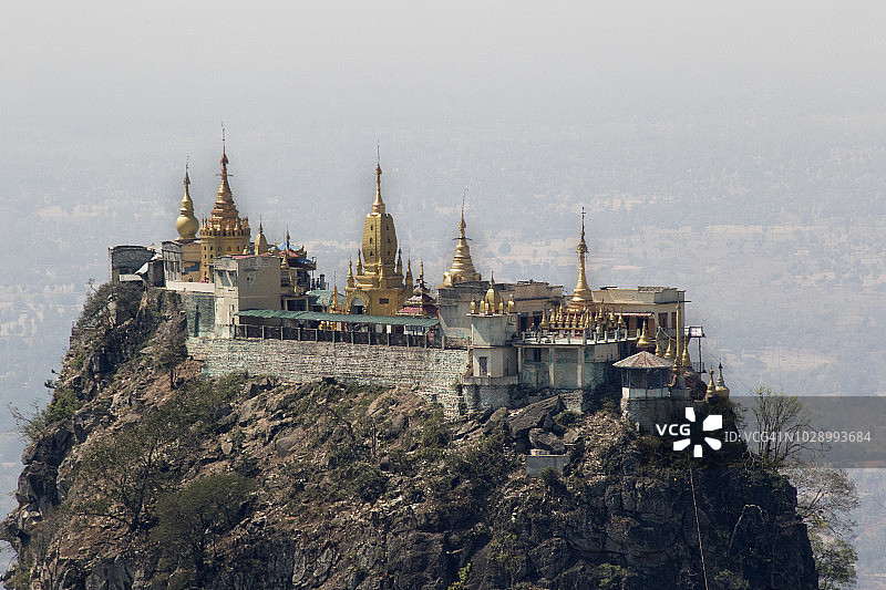 波巴山上的东卡拉佛教寺院图片素材