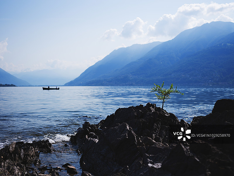 从布里萨戈岛看马焦雷湖图片素材