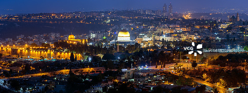 从以色列耶路撒冷斯科普斯山的夜景图片素材