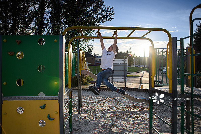 活泼的孩子图片素材