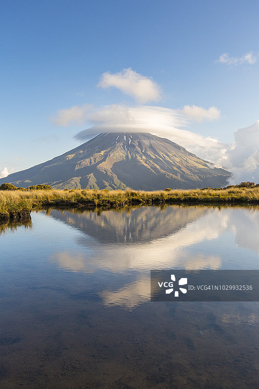 新西兰塔拉纳基山图片素材
