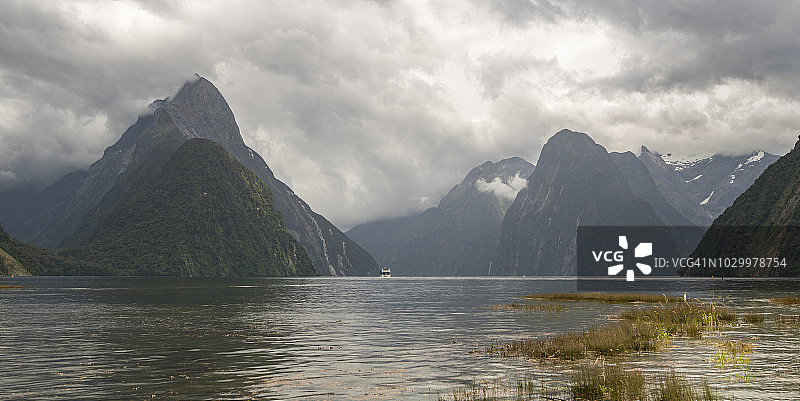 新西兰米尔福德峡湾图片素材