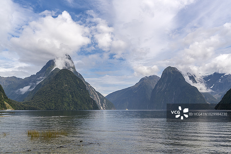 新西兰米尔福德峡湾图片素材