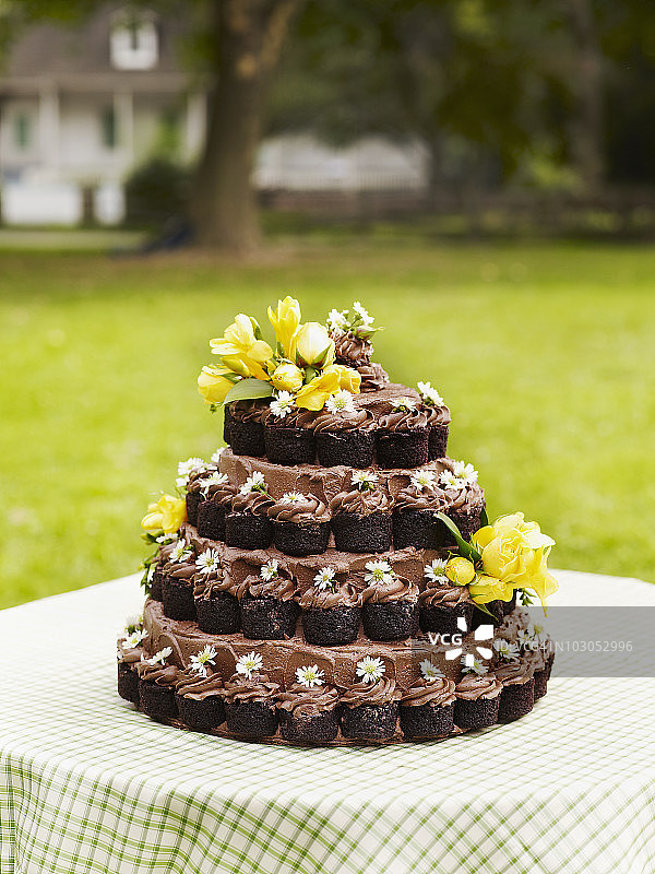 多层纸杯蛋糕婚礼蛋糕图片素材