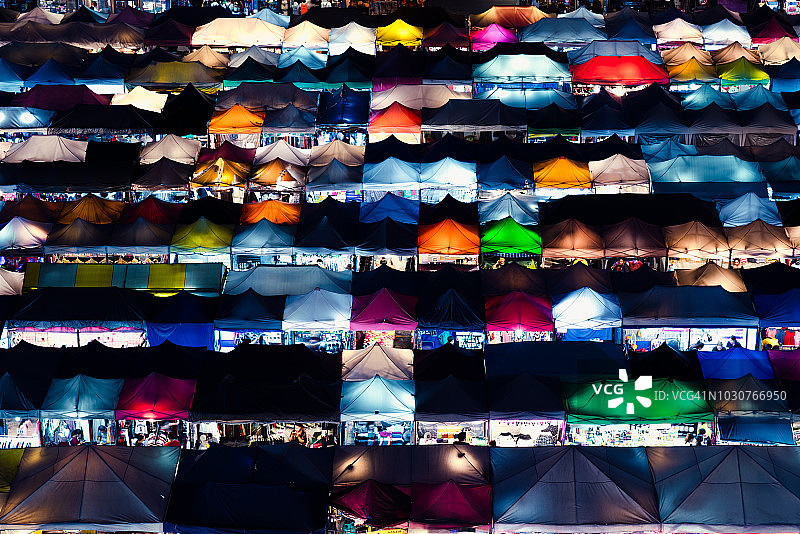 火车夜市绚丽背景图片素材