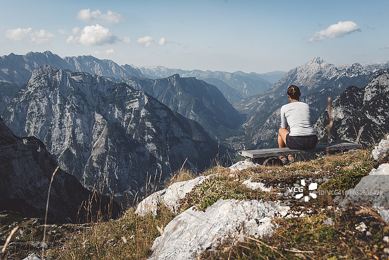 宁静的山景图片素材