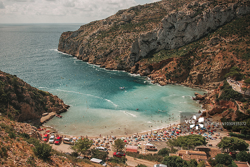 拥挤的小海滩图片素材