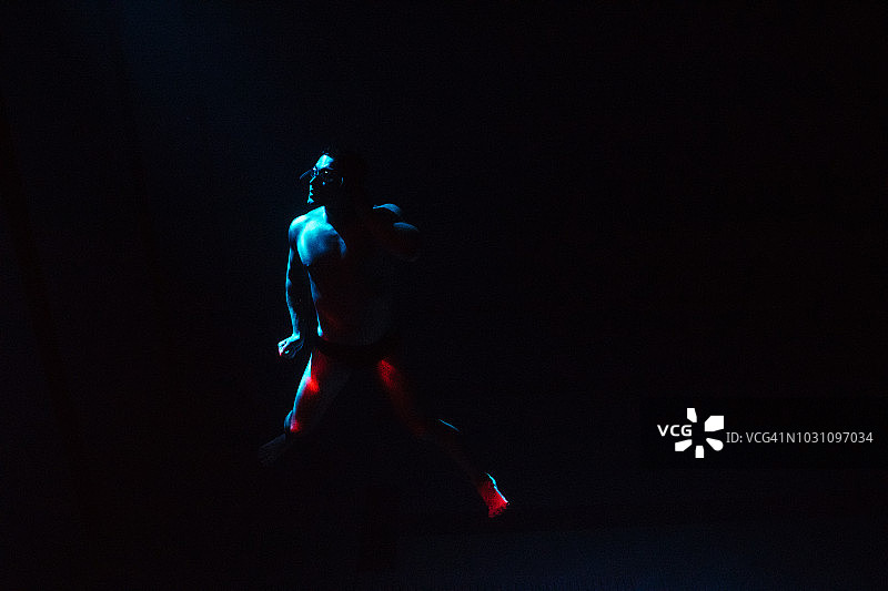 水下的男人图片素材