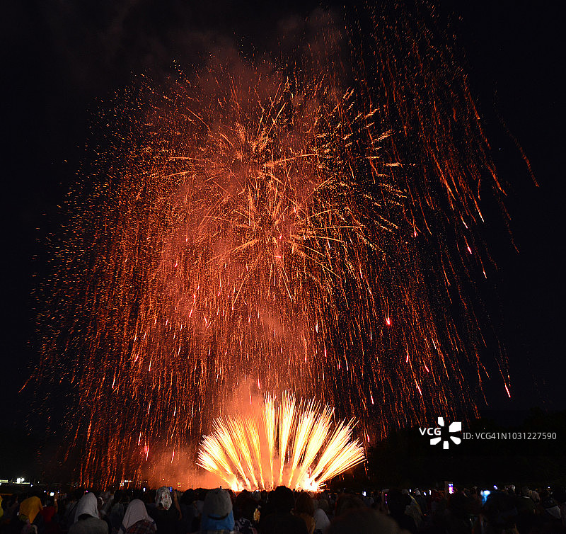 伊势神宫全国烟花节烟花绽放图片素材