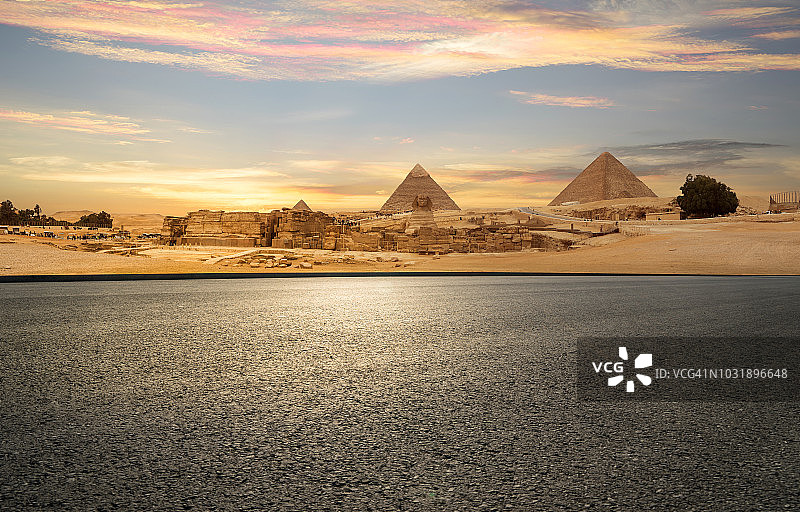 埃及吉萨的狮身人面像和金字塔图片素材