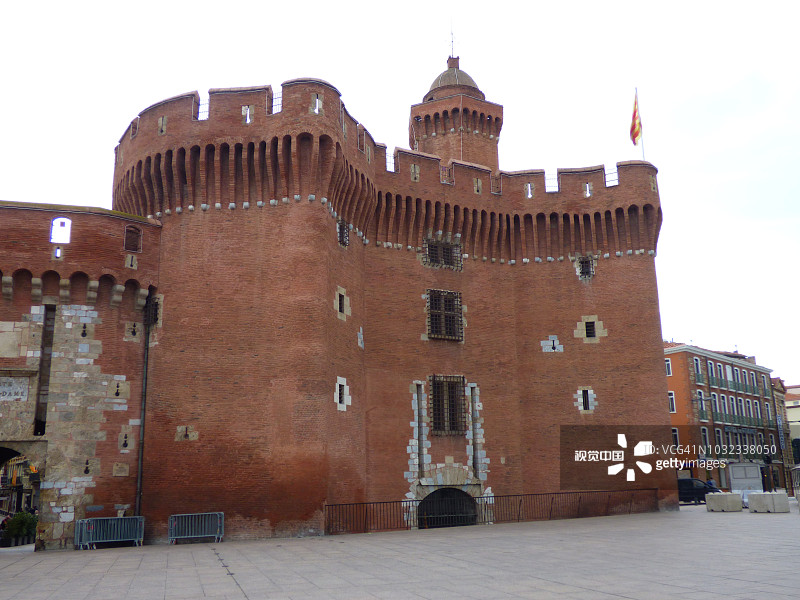 法国南部历史名城佩皮尼昂的卡斯泰莱图片素材