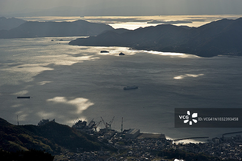 覆盖大海的云层图片素材