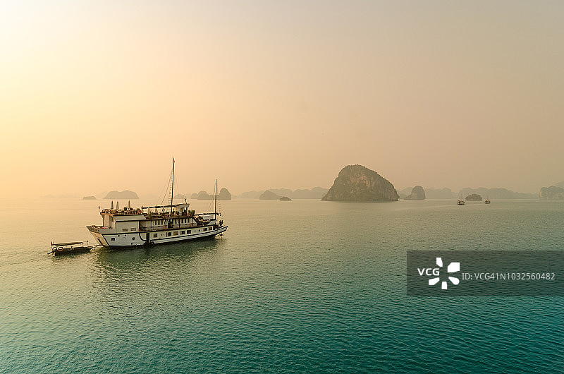 越南广宁下龙湾图片素材