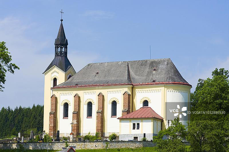 捷克共和国特鲁特诺夫区巴特诺维采的教堂图片素材