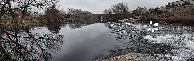 罗马桥梁与堰坝全景图片素材