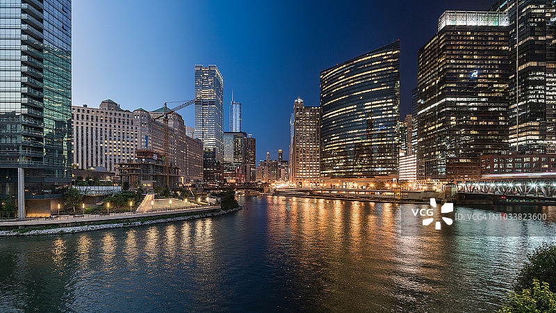 芝加哥河昼夜合成景观图片素材