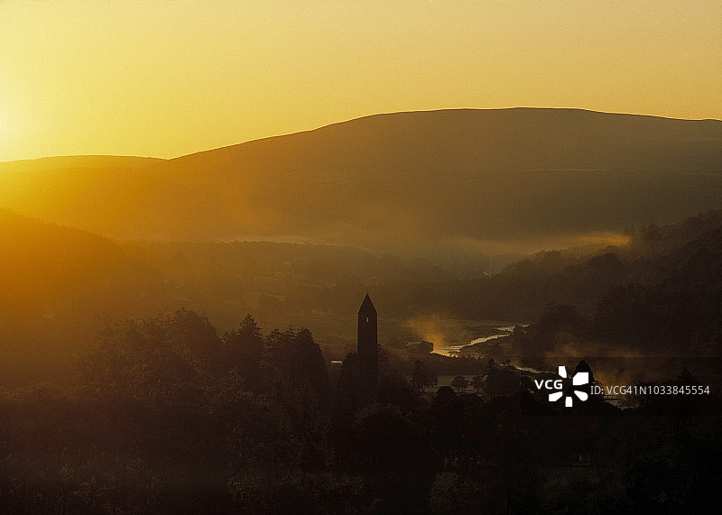 爱尔兰威克洛郡格兰达洛修道院遗址图片素材