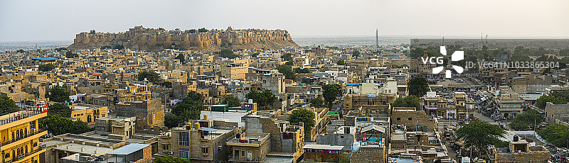 金色斋沙默尔堡：世界现存的古堡图片素材