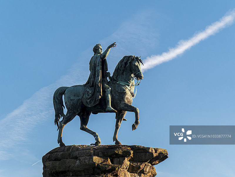 温莎大公园的铜马雕像图片素材