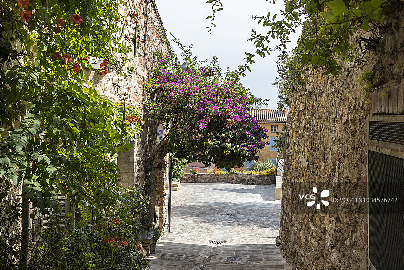 古老的法国乡村房屋图片素材