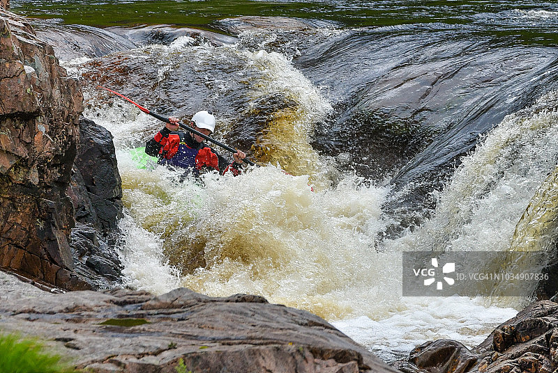在格伦埃蒂夫三叠瀑布划皮划艇图片素材