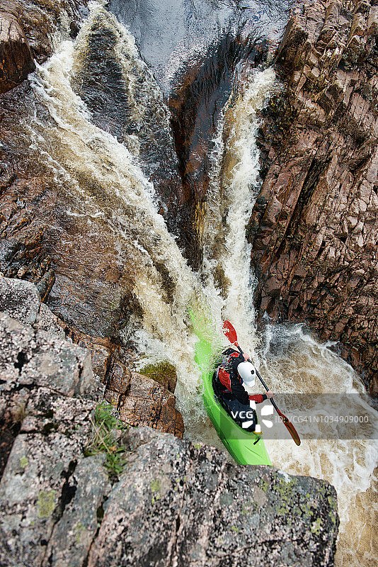 在格伦埃蒂夫三叠瀑布划皮划艇图片素材