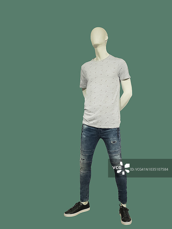 完整的男性人体模型。图片素材