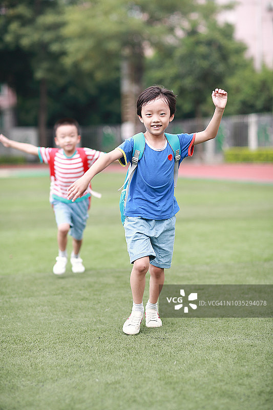 回到学校图片素材