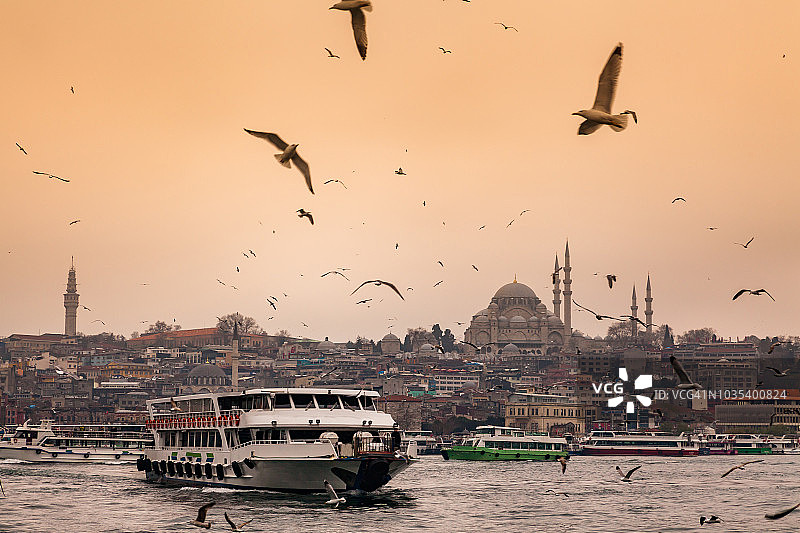 从加拉塔桥看到的伊斯坦布尔夜景图片素材