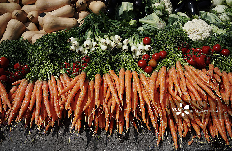 市场上的新鲜蔬菜图片素材