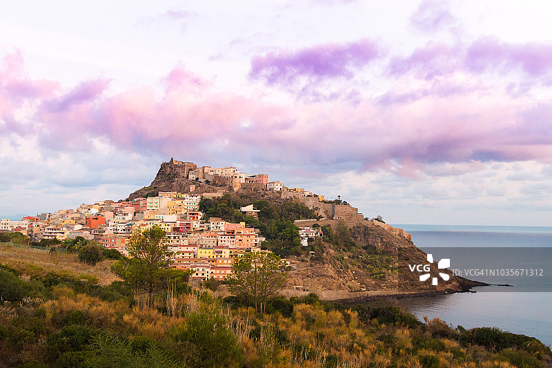 海岸古老村庄景观图片素材