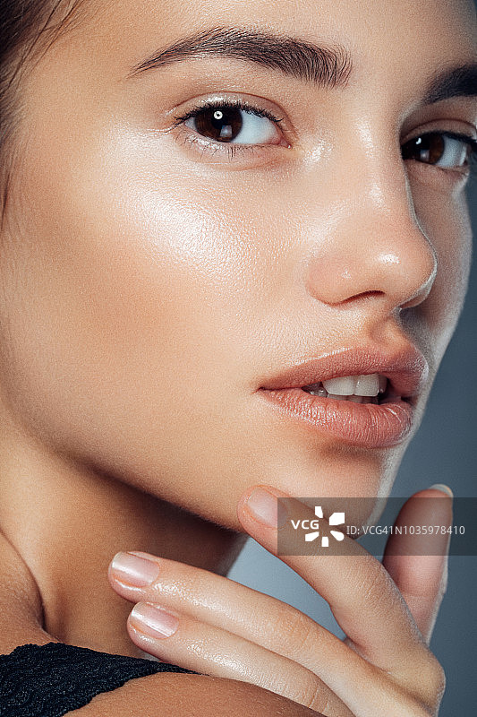 年轻美丽的女人的摄影图片素材