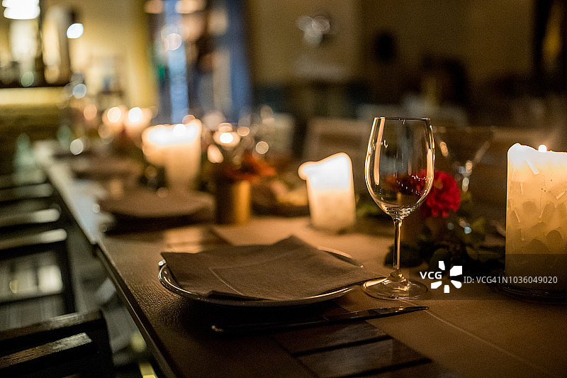 装饰精美的餐桌图片素材