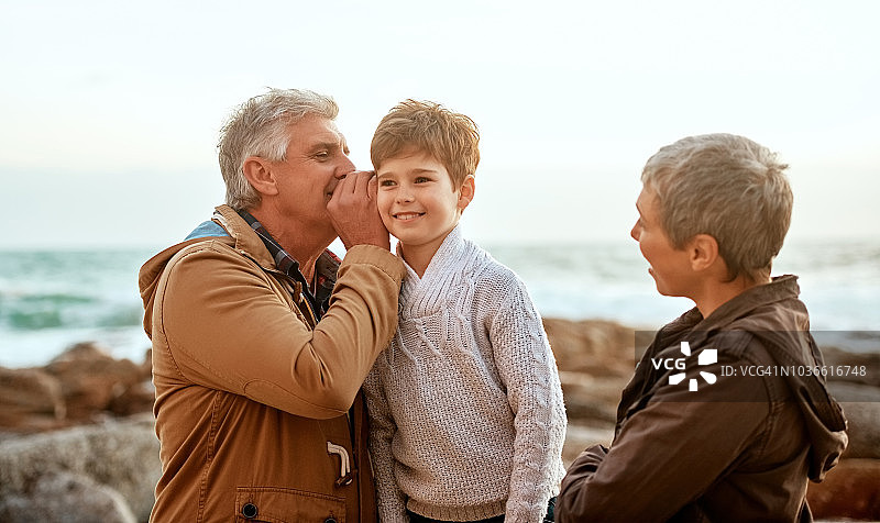 让我告诉你一个秘密……图片素材