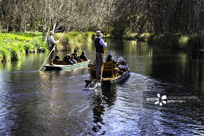 在基督城雅芳河上撑篙，新西兰图片素材