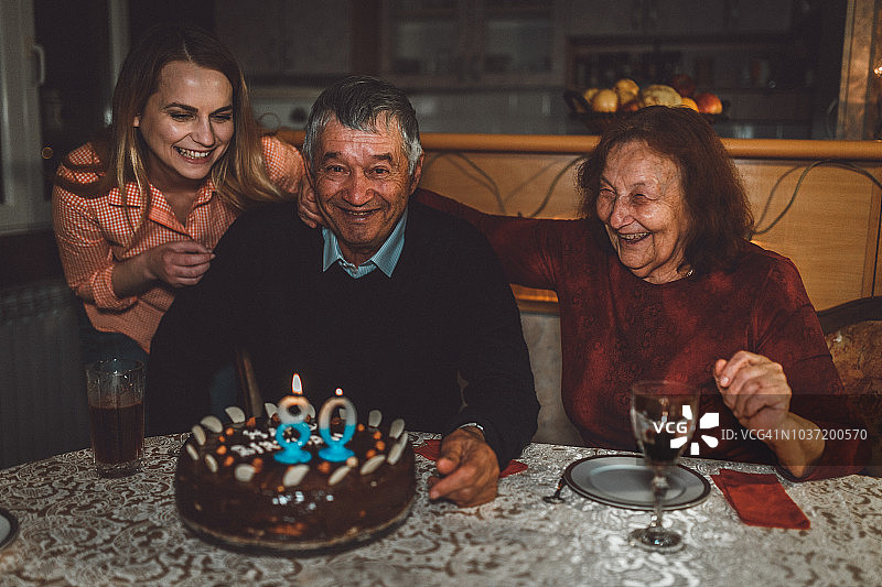 祖父八十岁生日庆祝活动图片素材