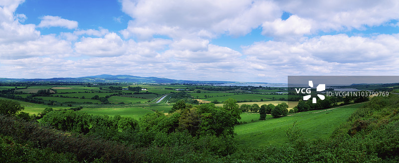 爱尔兰沃特福德郡，俯瞰邓加文的风景图片素材