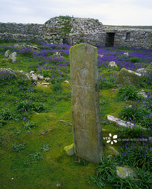 爱尔兰斯莱戈县的伊尼什穆里，修道院遗址图片素材
